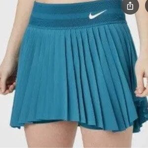 Nike Court Dri-FIT Slam Women's Tennis Skirt, Rush Fuchsia/White.